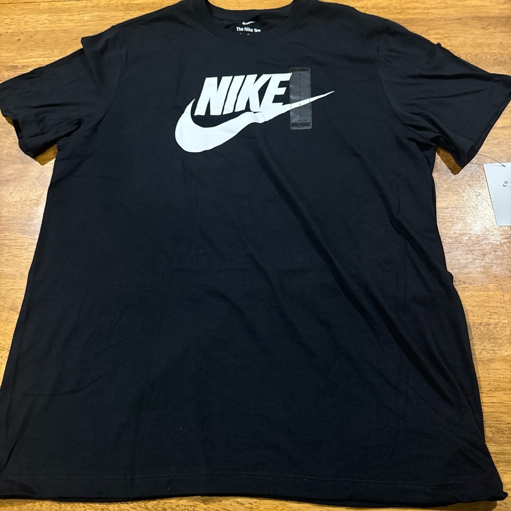 Nike Men's Logo Swoosh T-shirt Large Black DX1985 010 100% Cotton NEW With Tags
